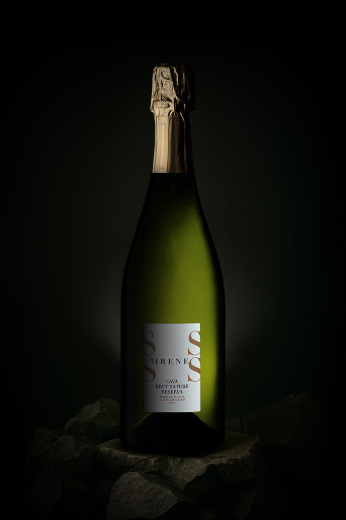 Fotografía de botellas de cava en estudio. Servicio de fotografía profesional de botellas de cava
